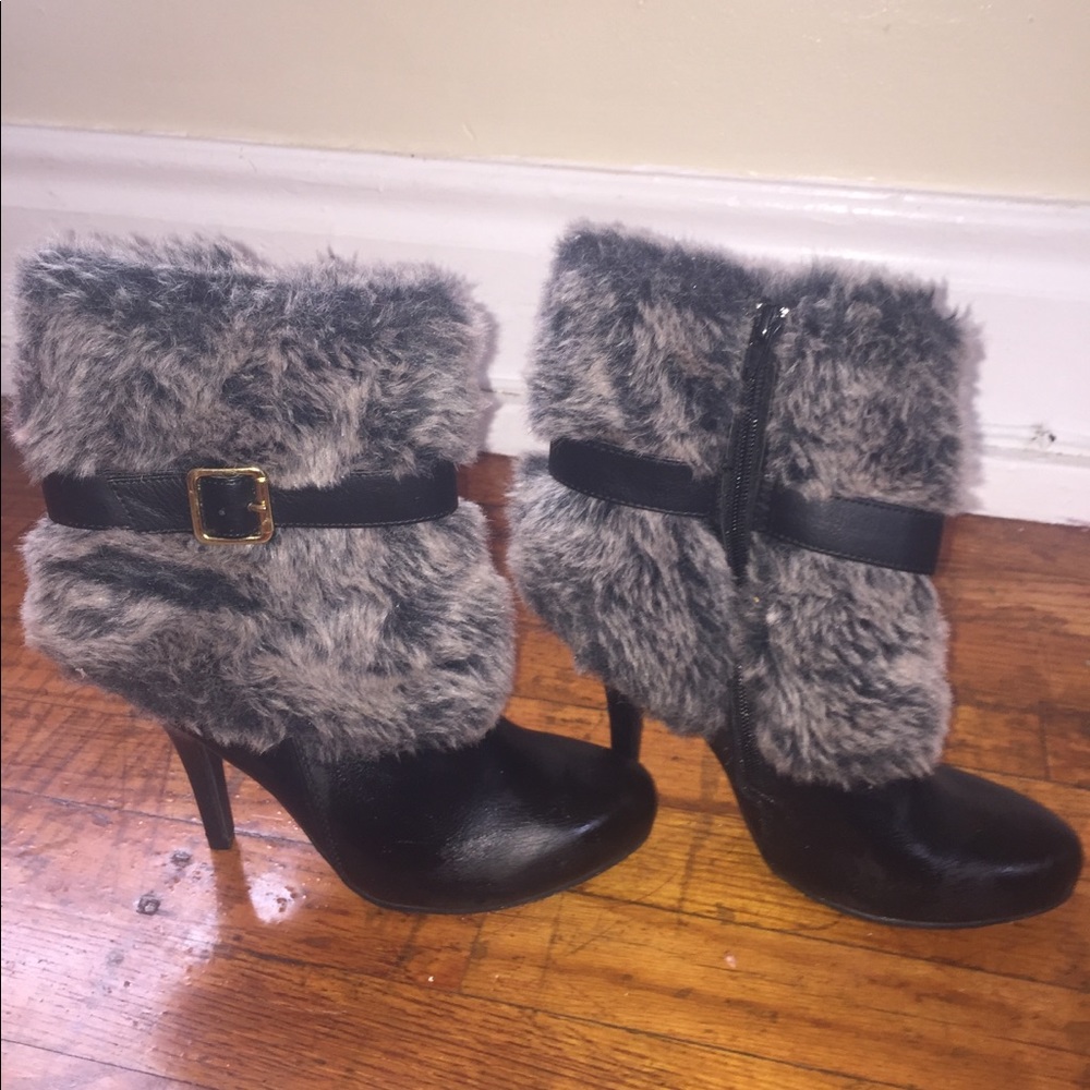 Women’s fur heeled booties